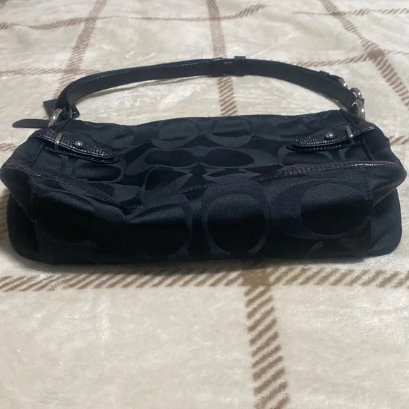 NWOT Coach Colette Black Signature shoulder bag - Picture 3 of 8